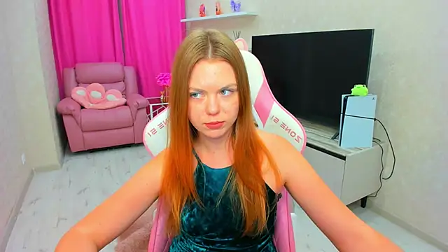 Strawberrye Adlı Modelin Canlı XXX Sohbeti