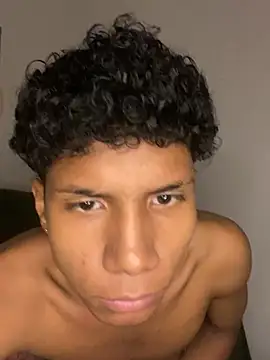 Fabi_GranadoのライブXXXチャット