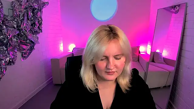 Chatroom XXX en direct de KathyBriggs