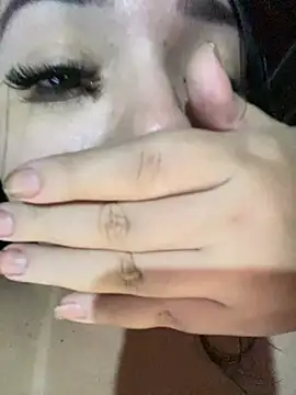 Cam-Yumi Adlı Modelin Canlı XXX Sohbeti