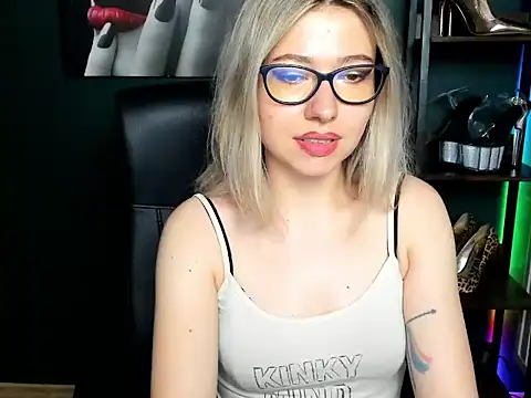 loveHeidi's Live XXX Chat