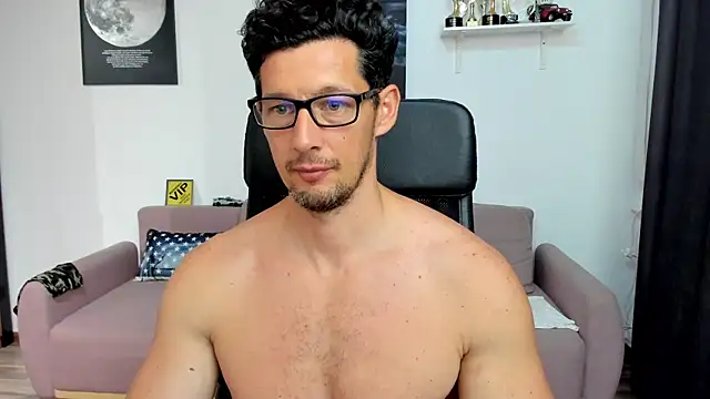 BrutusK08 লাইভ XXX চ্যাট