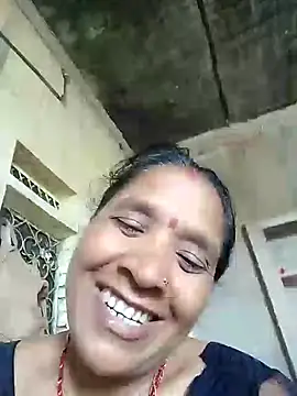 Chat XXX en directo de Loomaraj