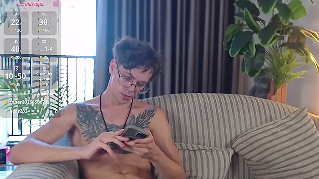 XXX chat uživo modela William_Henry_