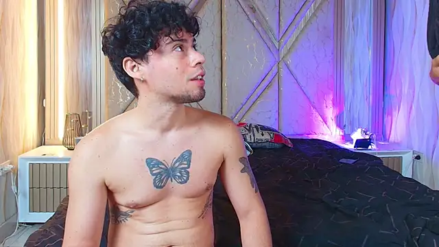 XXX chat uživo modela Twinfire_zeus