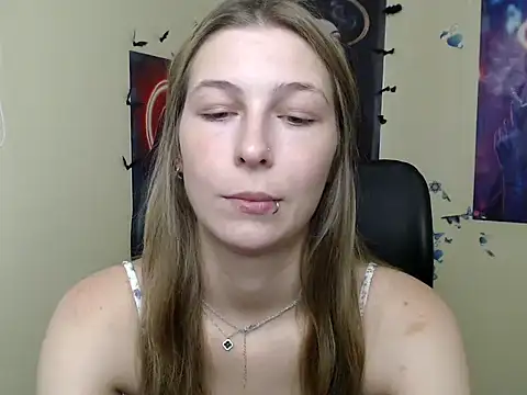 StrangerGi live XXX chat