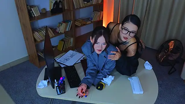 Adetta 现场XXX聊天