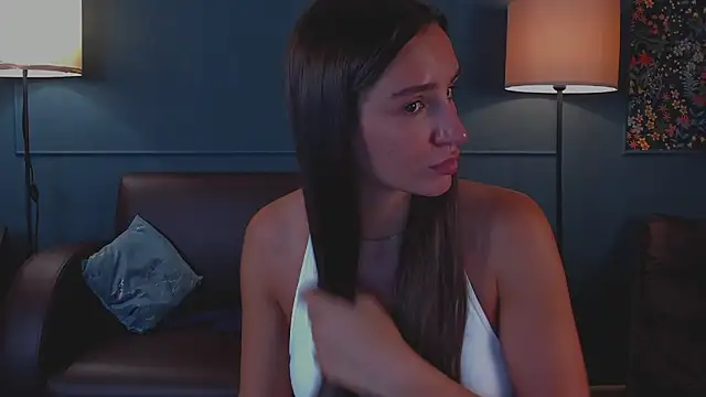 دردشة NicoleWells22 الجنسية المباشرة