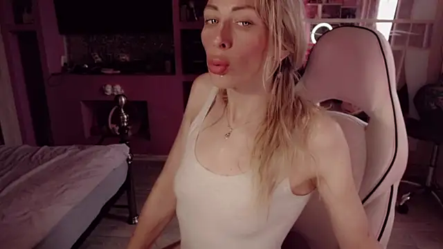 Chat XXX en directo de AnnieGOld_