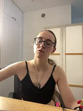 MartiniiSelenna's Live XXX Chat