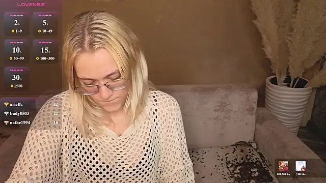 Chat XXX en directo de KaraLiin