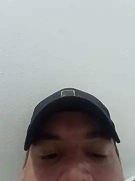 brin8n Live XXX chat