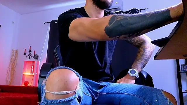 MightyAaron66 Live XXX-Chat