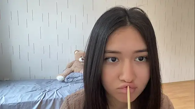 YourMiIa's Live XXX Chat