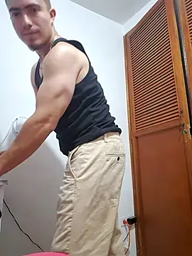 TouchDaddy4: διαδικτυακό σόου στην κάμερα