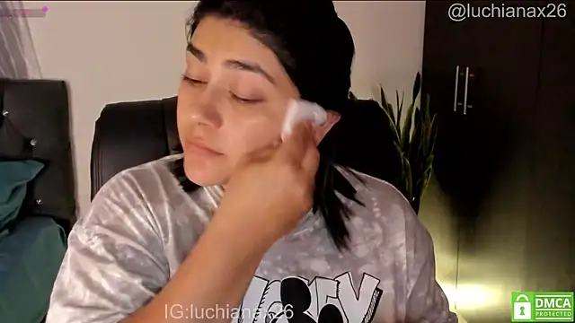 lucy26_ Chat XXX live
