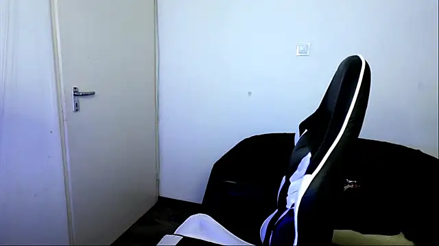 ShyHotNerd Live XXX-Chat