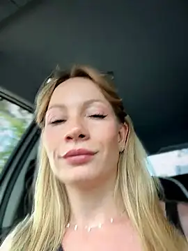 LavenderHot's Live XXX Chat
