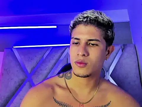 Chat +18 de dominic_connor ao vivo