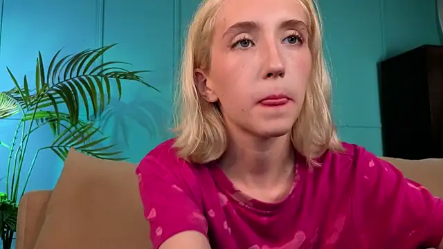 Elen__Moore Chat XXX in diretta