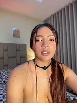 Chat +18 de Pushaina__1 ao vivo