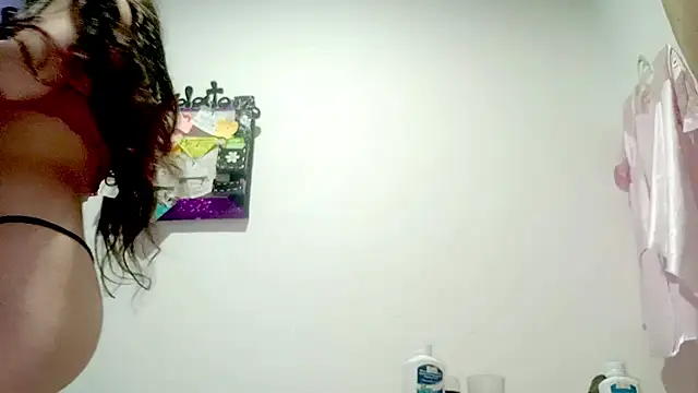 Chat XXX en directo de PetiteIvoryQueen19