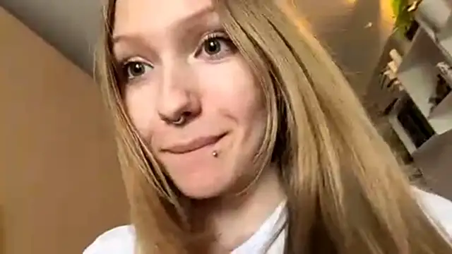 BivalentFalloff Chat XXX live