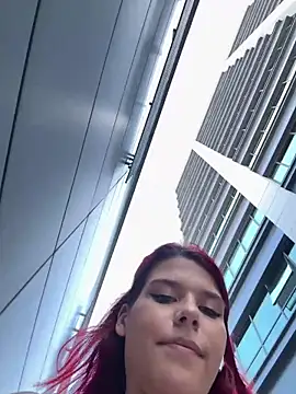 RiriRoseey live XXX chat