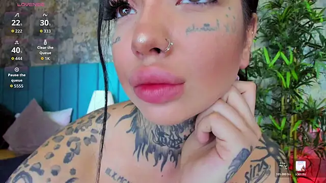 Chat XXX en directo de CreamyInkky_