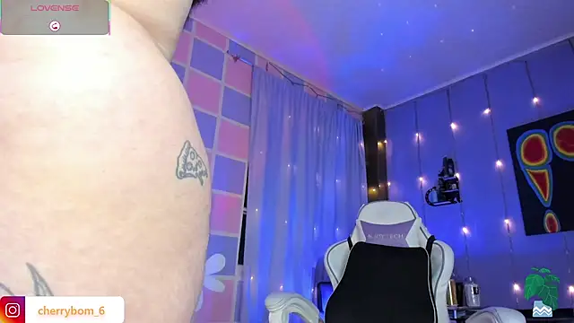 cherrybom_'s Live XXX Chat