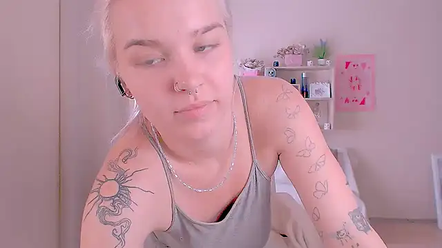 Hot_Blonda: онлайн-секс-чат