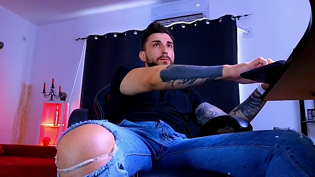 MightyAaron66 élő XXX-chatje
