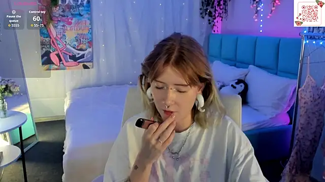 צ'אט XXX בשידור חי של Elira_Vane