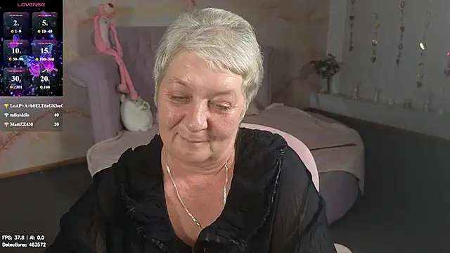 Poppy_Pulse Chat XXX in diretta