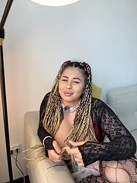 צ'אט XXX בשידור חי של DaianaKimberly
