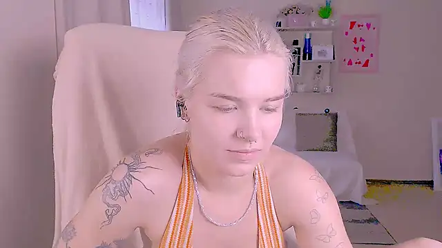 Hot_Blonda Chat XXX in diretta