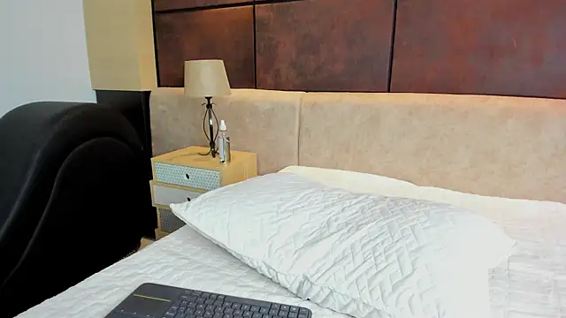 AshlyBella élő XXX-chatje