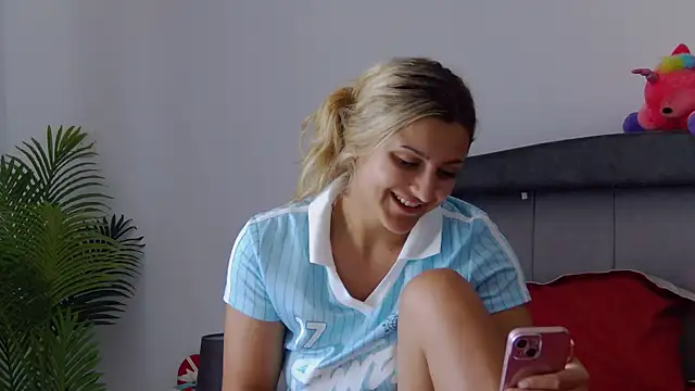 NicolePlay Adlı Modelin Canlı XXX Sohbeti
