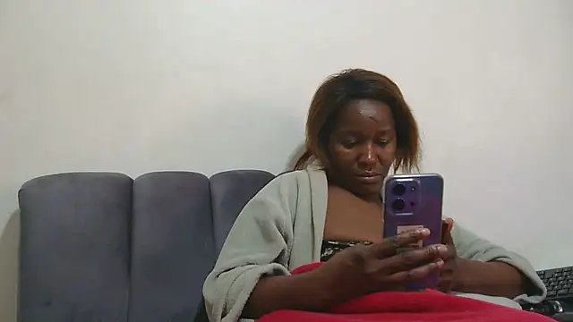 sluttylaura21 Chat XXX in diretta