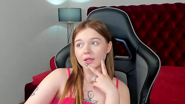 Онлайн чат XXX ElinaVale