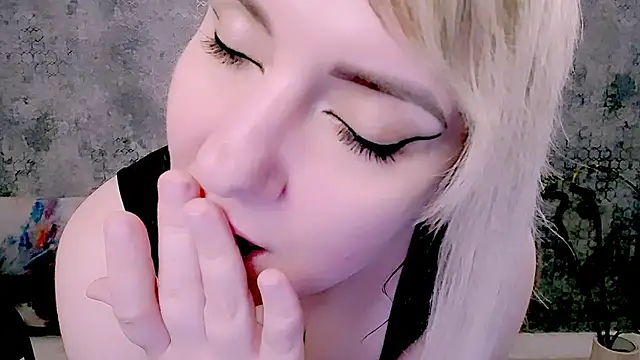 Djullia 即時 XXX 聊天