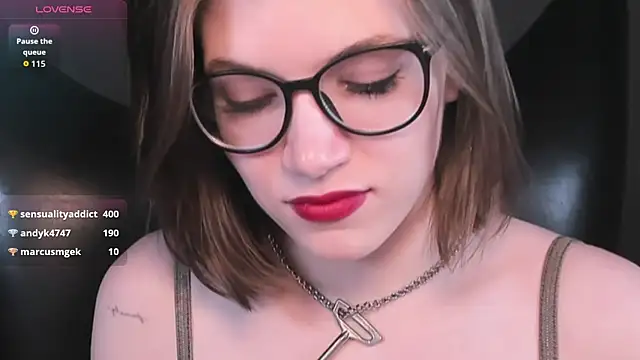 צ'אט XXX בשידור חי של CathyAdams