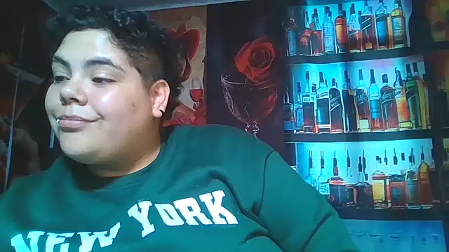 Chatroom XXX en direct de Hailey_Curvy