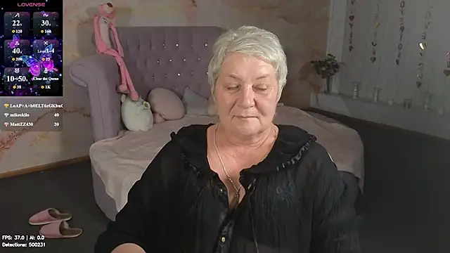 Poppy_Pulse's Live XXX Chat
