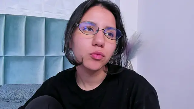 HollyPeach লাইভ XXX চ্যাট