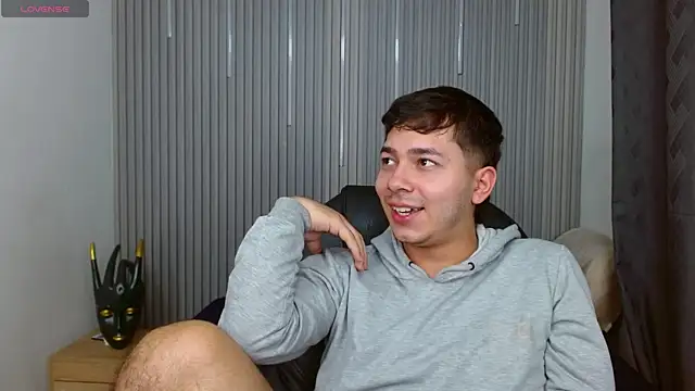 Julian_Smith21 XXX чат на живо