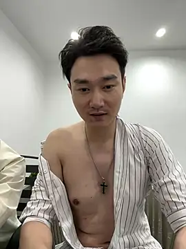 qqq-002 – Live XXX-chat