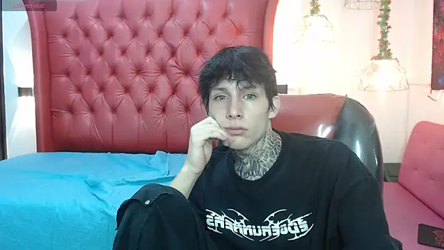 Cry_thereal élő XXX-chatje