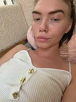Lisaaa_Alisa élő XXX-chatje