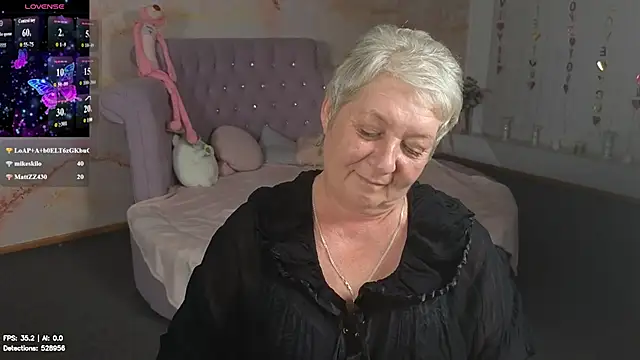 Živý XXX chat Poppy_Pulse